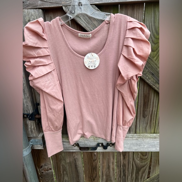 Tops - 👗Jolie & Joy Ruffled Pink Top